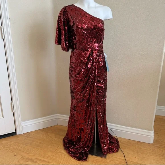 Mac Duggal 6 Burgundy Embellished Cap Sleeve Cowl Neck Trumpet Gown NWT  Sequins
